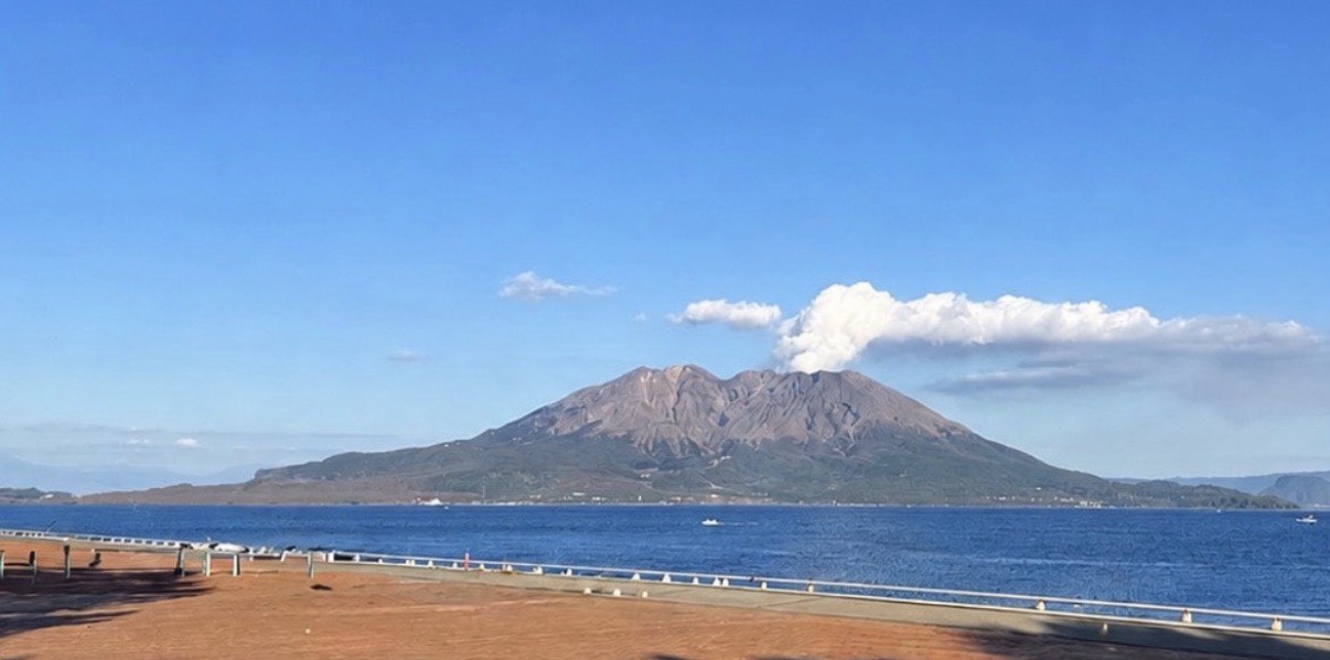 桜島と鹿児島の風景